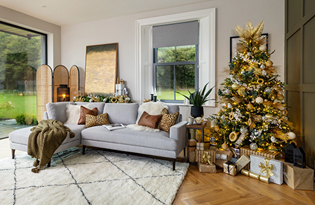 Stylist Secrets for the Perfect Christmas Tree Décor | Ask The Experts