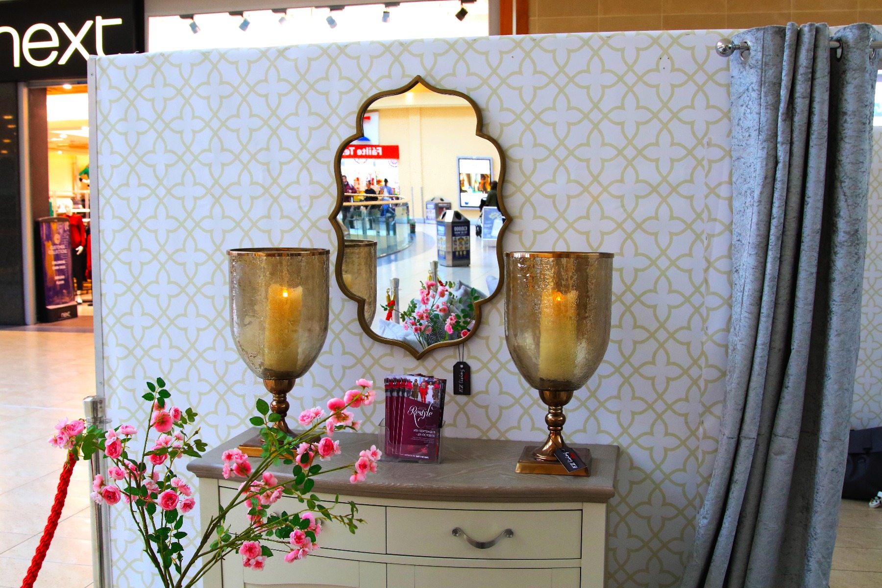 Gold Lanterns and Gold Leaf Accent Plate